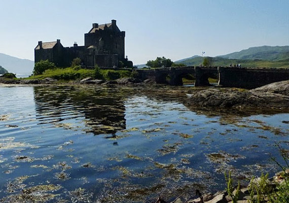 Eilean Donan Castle - Scotland.